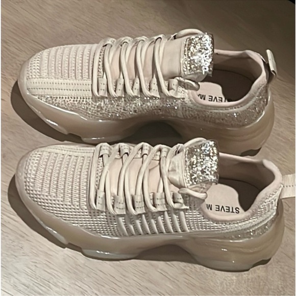 New authentic Steve Madden girls signature sneakers sz 2 display - Picture 2 of 13